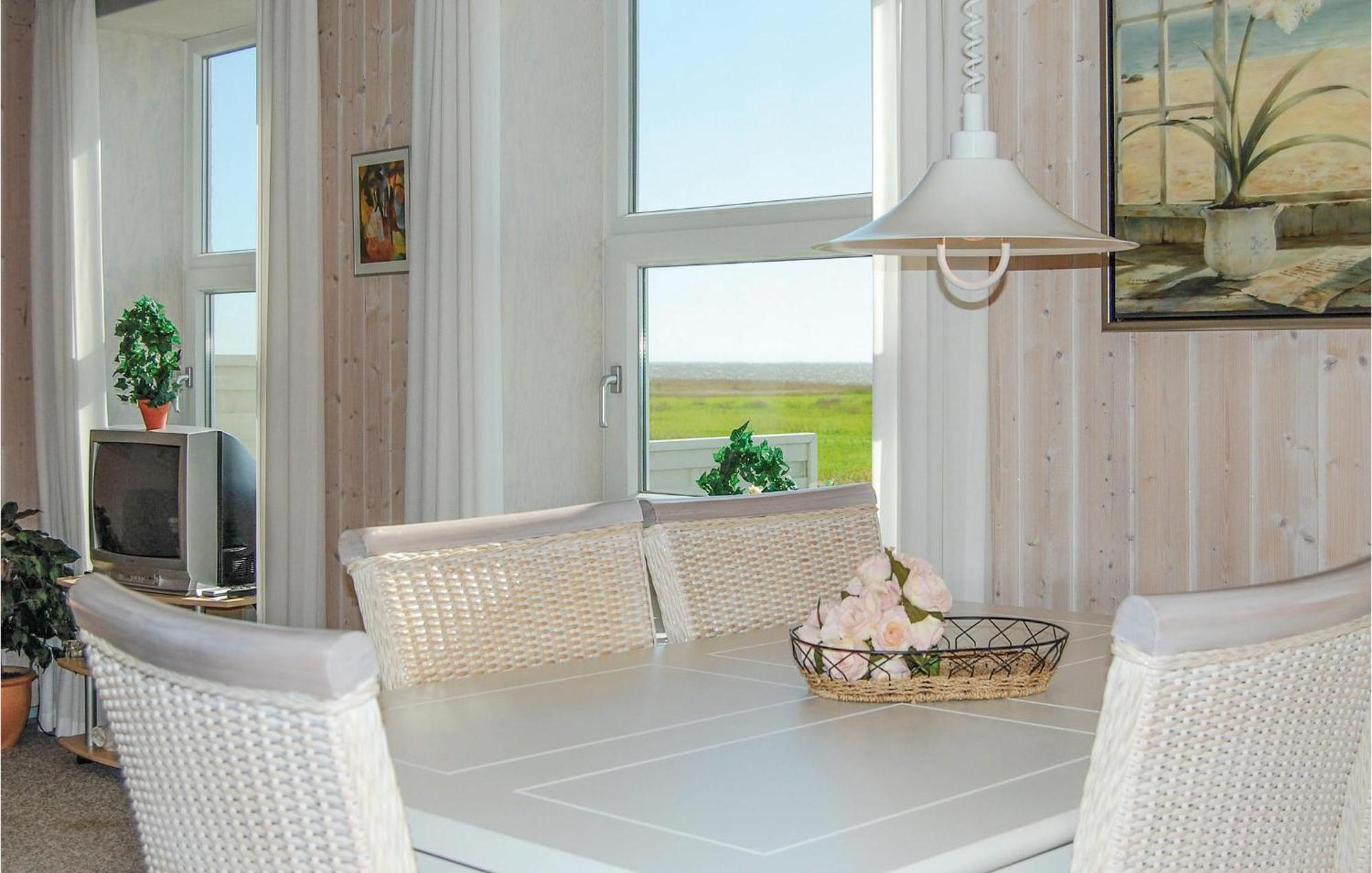 2 Bedroom Gorgeous Home In Hvide Sande Havrvig Kültér fotó